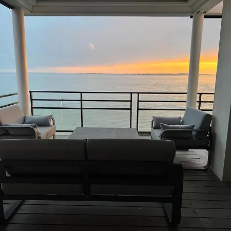 Vue Panoramique Avec Jacuzzi Apartment Royan